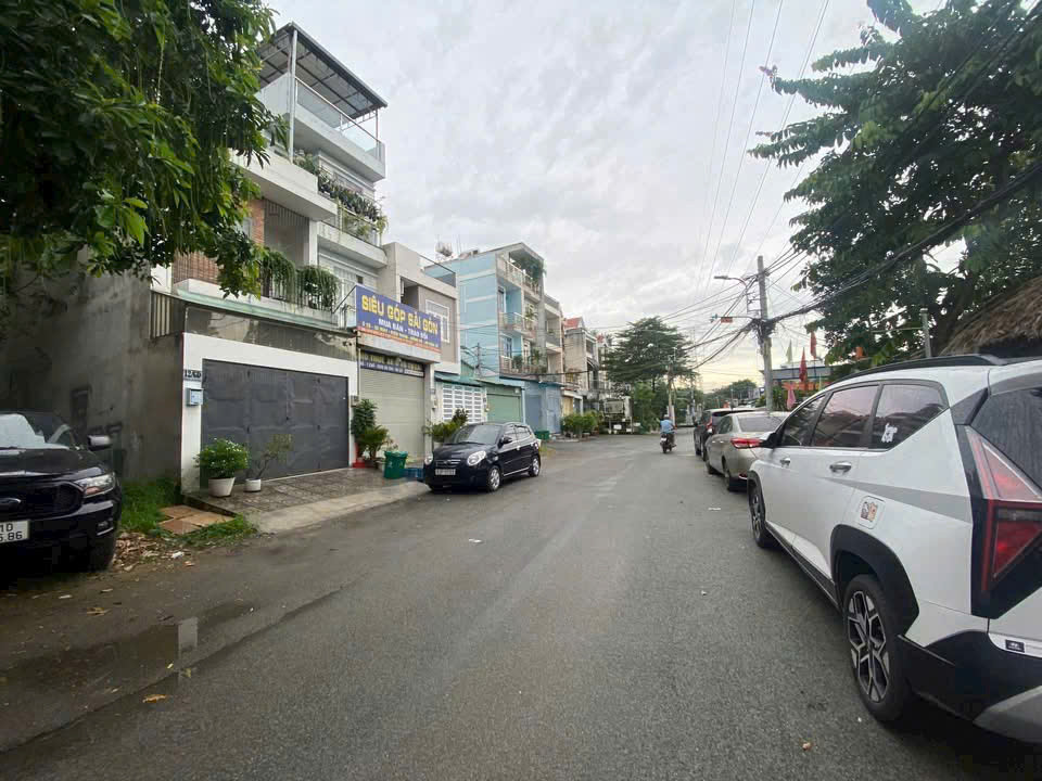 Chỉ 9.5 Tỷ - Bán Nhà 4 Lầu Mặt Tiền Hẻm Xe Tải Né Nhau - Đường Số 8 - Hiệp Bình Phước - Ngay Phở