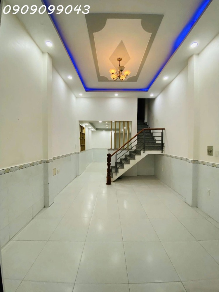 Nhà Giáp Gò Vấp – Lê Văn Khương Hxh, Đậu Cửa