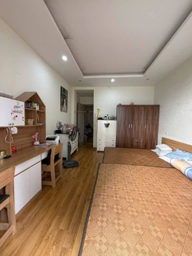 Bán Nhà Thạch Bàn Dân Xây 4 Tầng - Mặt Ngõ Chính - Ô Tô 4C Đỗ Cửa – 7 Tỷ