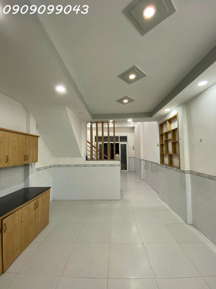 Nhà Giáp Gò Vấp – Lê Văn Khương Hxh, Đậu Cửa