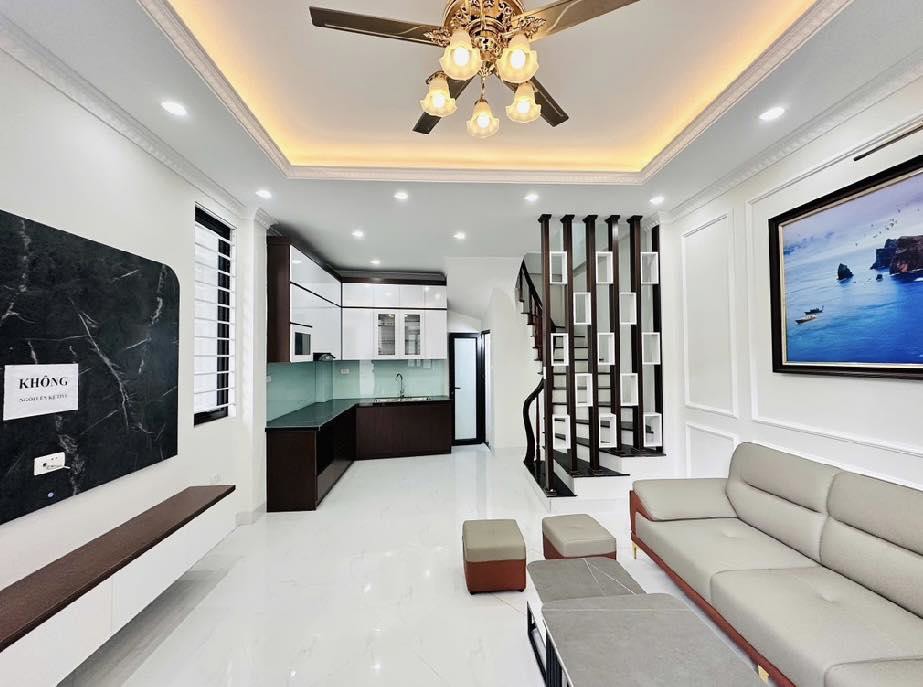 Bán Nhà Sài Đồng Ô Tô Đỗ Cổng - Ô Tô Tránh 15M - Đi Học Cực Thuận Tiện 7 Tỷ