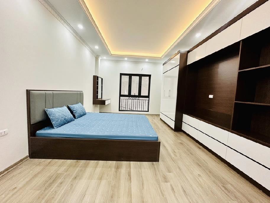 Bán Nhà Sài Đồng Ô Tô Đỗ Cổng - Ô Tô Tránh 15M - Đi Học Cực Thuận Tiện 7 Tỷ