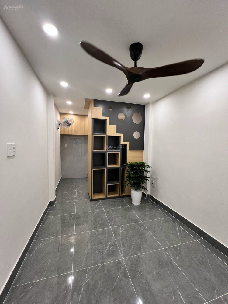 Giá Tốt: Bán Nhà 3 Tầng, Dtsd 75M2, 4Pn +Nội Thất Mới Xây, Hẻm Rộng 8M Trung Tâm P.13, Q.10