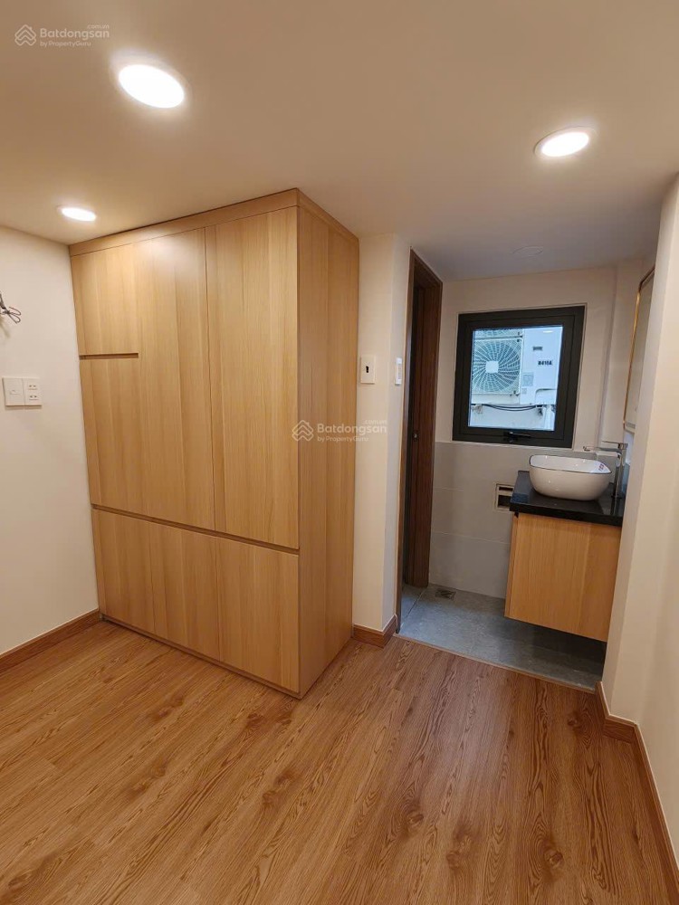 Giá Tốt: Bán Nhà 3 Tầng, Dtsd 75M2, 4Pn +Nội Thất Mới Xây, Hẻm Rộng 8M Trung Tâm P.13, Q.10