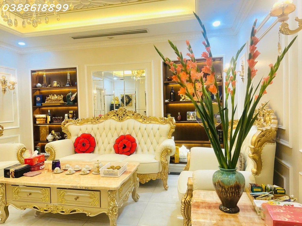 Bán Nhà Phố Hoàng Cầu- Đống Đa - 155M2 - Mt 6.1M - 5 Tầng - 2 Mặt Tiền - Giá 129,5 Tỷ