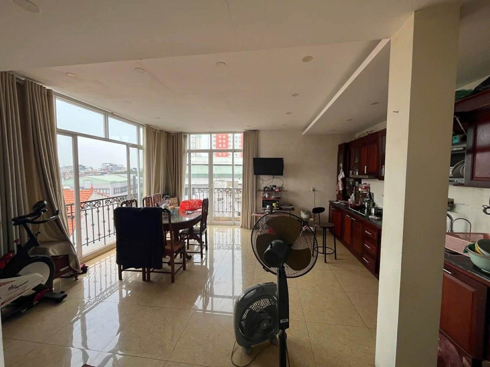 Bán Nhà Nguyễn Văn Cừ, 55M X 5 Tầng, Mt 6M, Thang Máy, Ngõ Ôtô Tránh