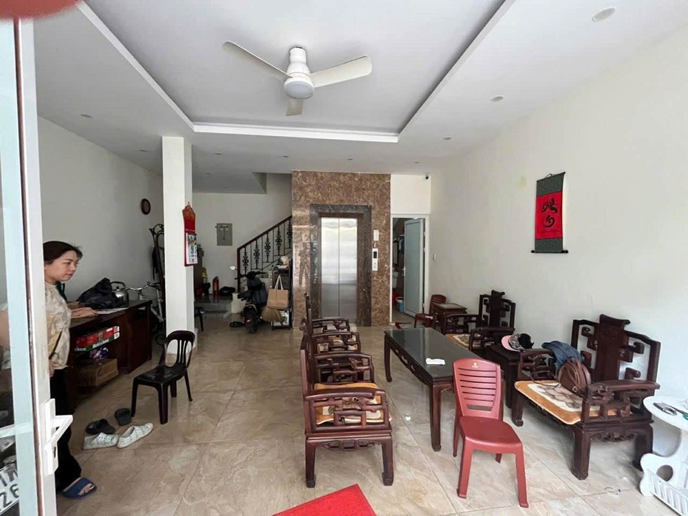 Bán Nhà Nguyễn Văn Cừ, 55M X 5 Tầng, Mt 6M, Thang Máy, Ngõ Ôtô Tránh