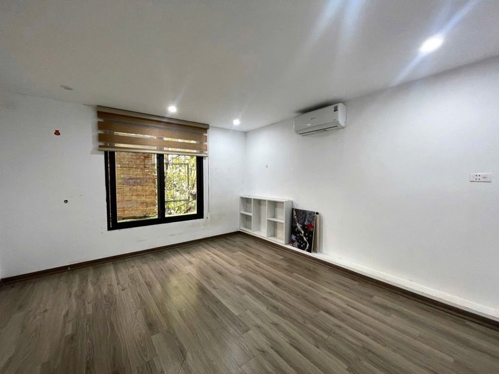 Tập Thể Nghĩa Tân 60M 2 Ngủ Giá 4,5 Tỷ Ô Tô Đỗ Chân Tòa