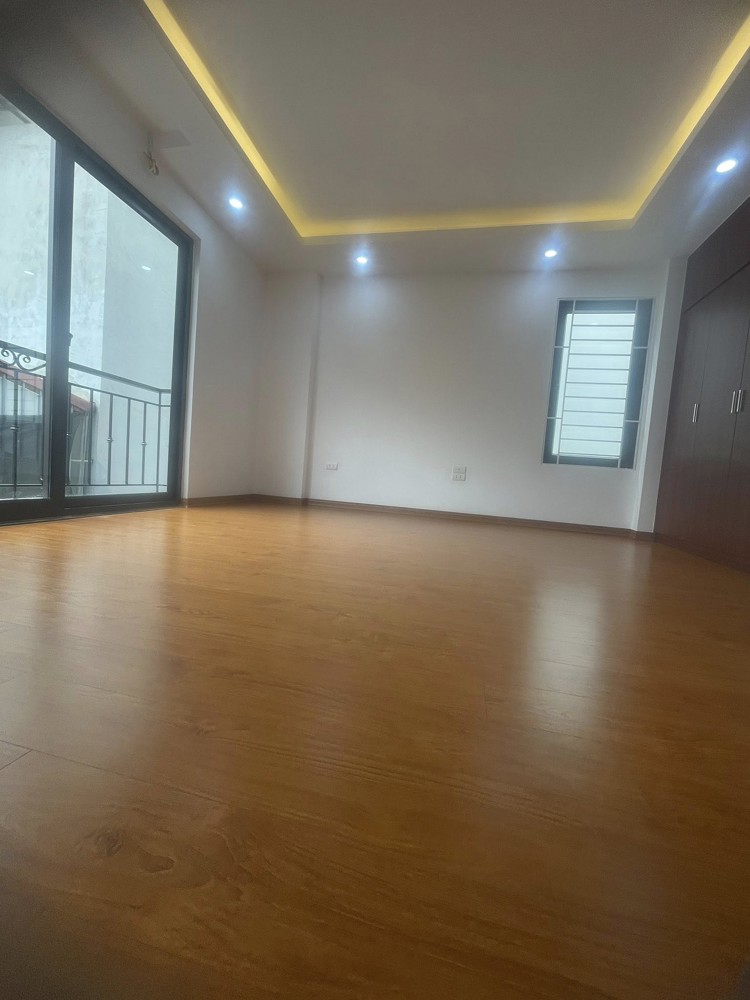 Nhà Mới Kính Coong Phố Lạc Long Quân 60M 6T 20 Tỷ Ngõ Rộng Thông