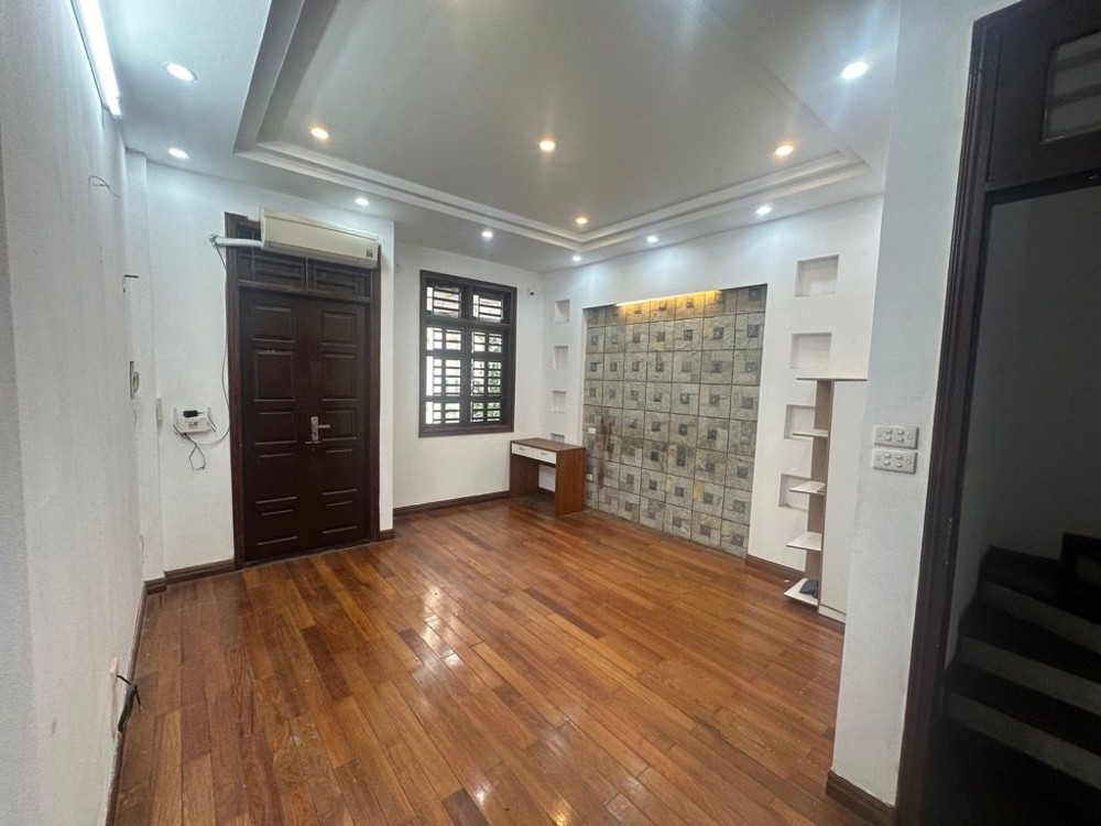 Trung Tâm Cầu Giấy Nhà Đẹp Ở Ngay 10M Ra Ôtô 30M Ôtô Tránh Đầy Đủ Công Năng Sổ Đỏ Hoa Hậu