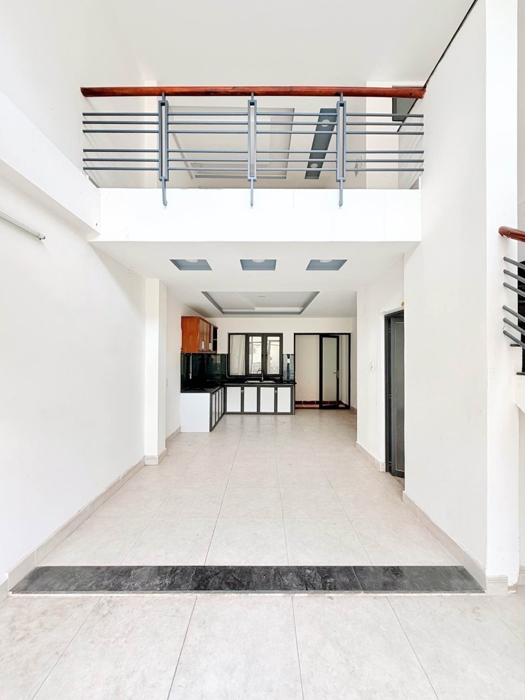 Sát Mặt Tiền Phạm Văn Đồng - Bình Thạnh - 5 Tầng Btct - 45M2 - Sổ A4 Hoàn Công Đủ - Chỉ 7.X Tỷ Còn