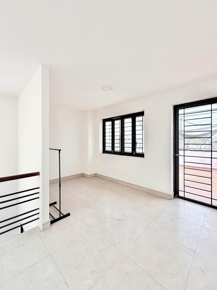 Sát Mặt Tiền Phạm Văn Đồng - Bình Thạnh - 5 Tầng Btct - 45M2 - Sổ A4 Hoàn Công Đủ - Chỉ 7.X Tỷ Còn