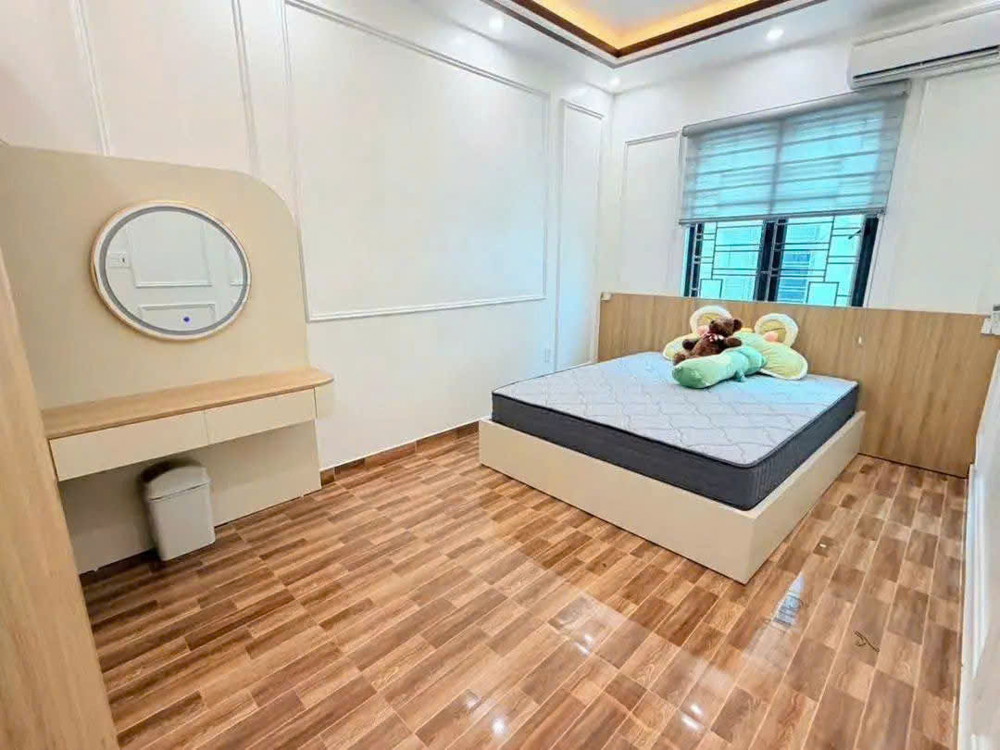 Bán Nhà Mặt Ngõ Thư Trung - 53M 4 Tầng - Lô Góc - Ô.tô Đỗ Cửa