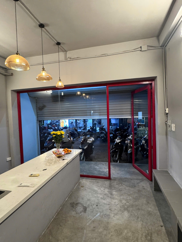 Cho Thuê Nhà Kinh Doanh 1 Trệt 2 Lầu, 68,2M2 Trung Tâm Đ.nguyễn Trung Ngạn, P.bến Nghé, Q.1