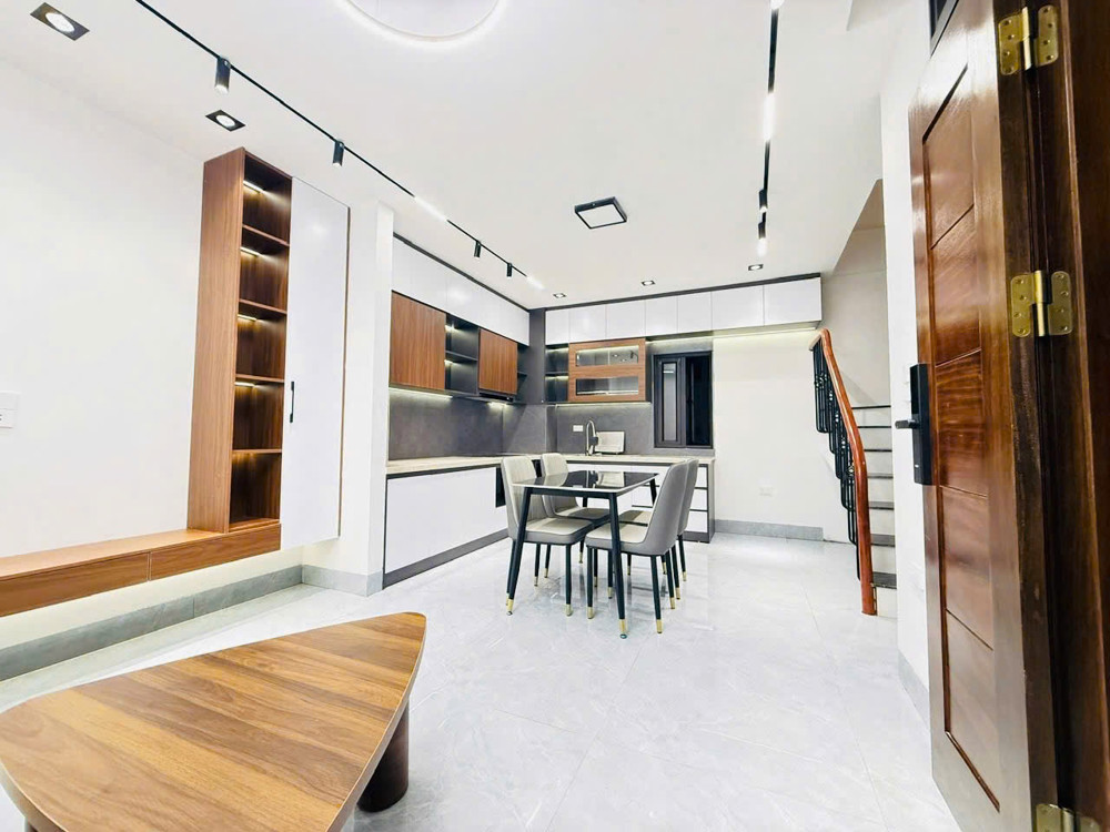 Nhà Mới Ô Tô Đỗ Cửa Full Nội Thất Lý Sơn-Long Biên 50M2,5 Tầng 8.3 Tỷ