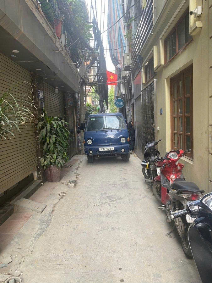 Bán Nhà Mới- Đẹp- Ngõ Nông - Ôt Ô Vào Nhà Phố Trạm 42 M2 X 5 Tầng X 11.3 Tỷ