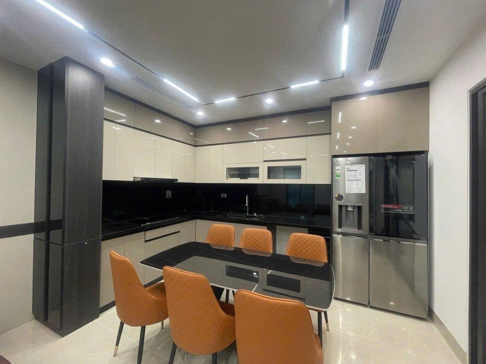 Hao Hậu 8 Tầng Ô Tô Vào Nhà Phố Ngọc Lâm 50 M2 X 19.5 Tỷ Long Biên-Hà Nội