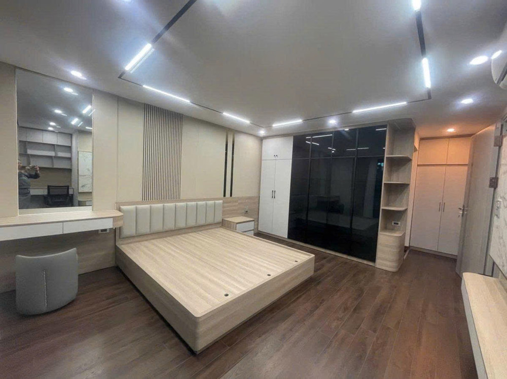 Hao Hậu 8 Tầng Ô Tô Vào Nhà Phố Ngọc Lâm 50 M2 X 19.5 Tỷ Long Biên-Hà Nội