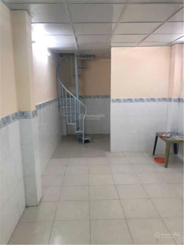 Cho Thuê Nhà Số 414/28 Cmt8, P11, Q3 (Hẻm Thông 3M Đối Diện Chợ Hòa Hưng Cách 40M)