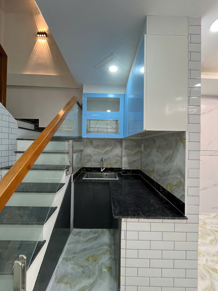 Bán Nhà Sát Mặt Tiền Đối Diện Q1 Đúc 4 Tấm Mới Hoàng Diệu