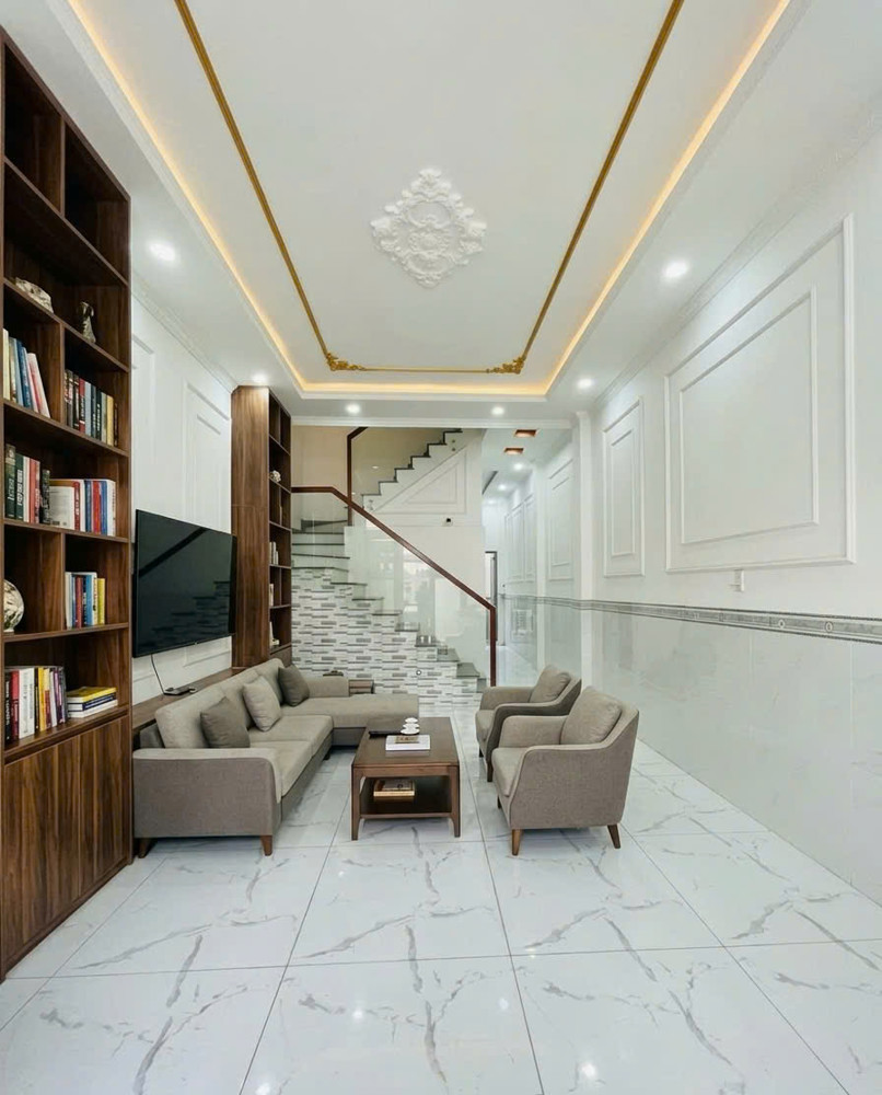 Bán Nhà Ngay Ngã Tư Bốn Xã Đường 6M - 4 Tầng - Sổ Vuôn A4 - Chỉ 6.X Tỷ