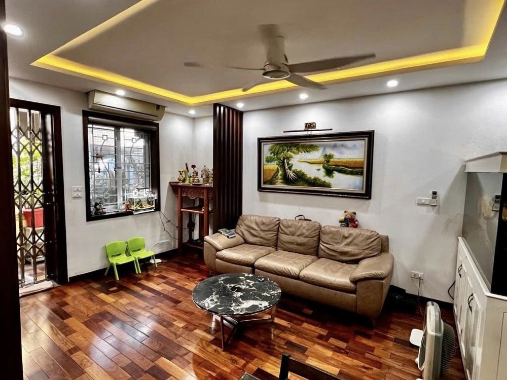 Bá.n Tập Thể Phố 8/3 Diện Tích Sử Dụng 70M 2 Ngủ