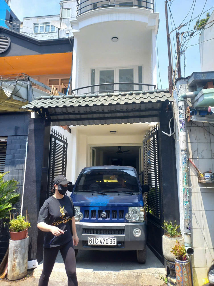 Bán Nhà Hẻm Xe Hơi Đúc 4 Tấm Q4