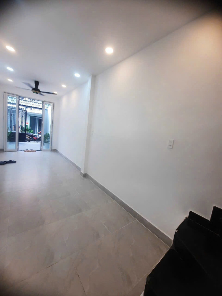 Bán Nhà Hẻm Xe Hơi Đúc 4 Tấm Q4