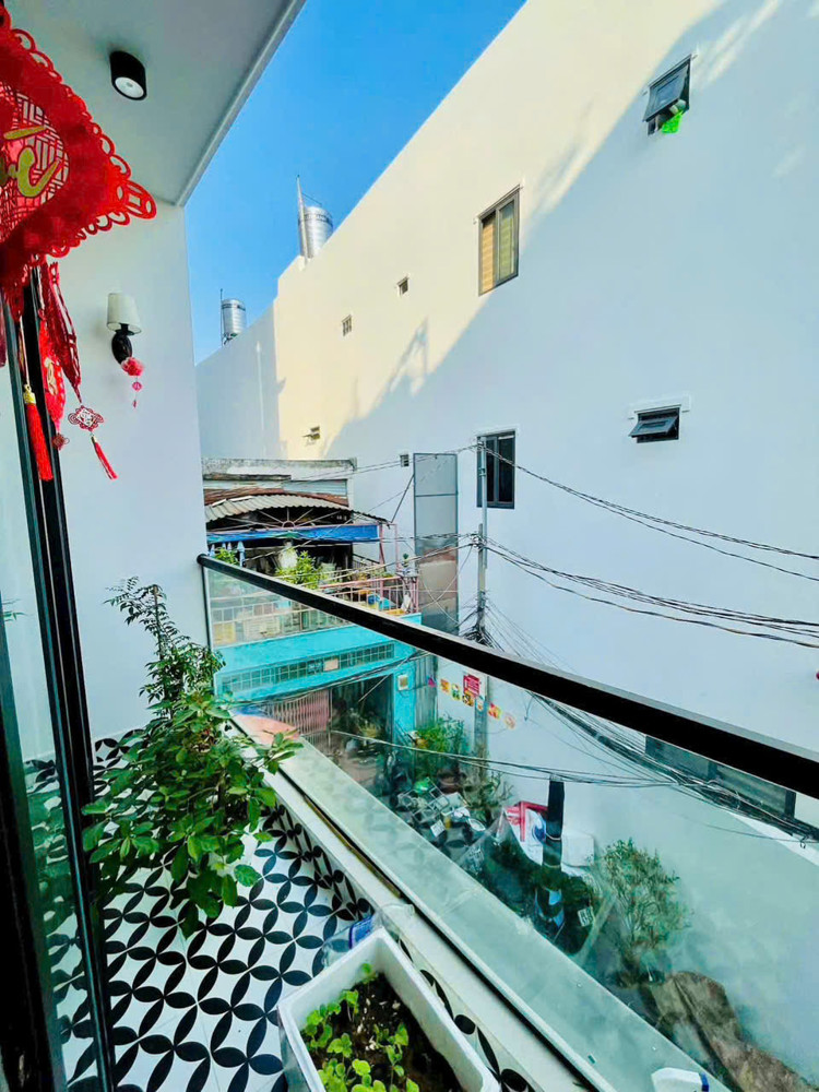 Bán Nhà Q4 Ngang 4.17 X 11.2 Mđúc 4 Tấm