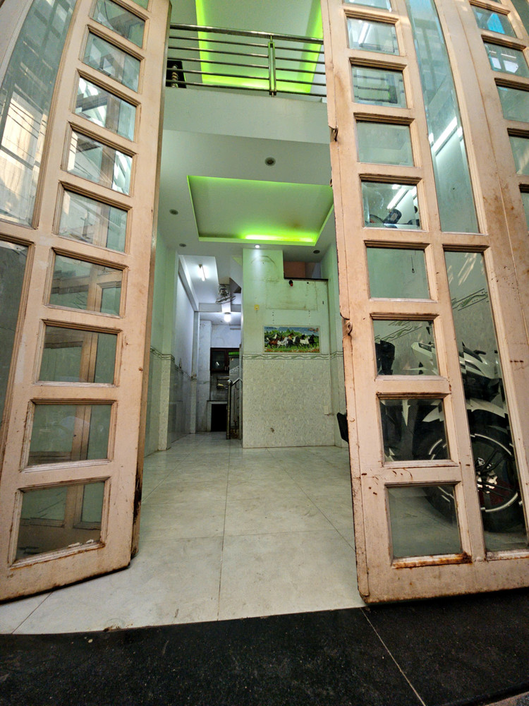 Bán Nhà Hẻm Xe Hơi Q4 Ngang 3.1 Dài 9.5 Đúc 5 Tấm Nhỉnh 5 Đ