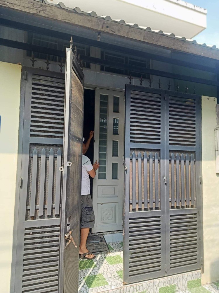 Bán Nhà 40M2, Tỉnh Lộ 10, Sổ Hồng Riêng, Không Quy Hoạch. Chỉ 2Tỷ950