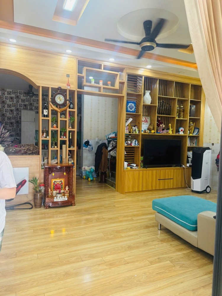 Bán Nhà Đường Đình Phong Phú, Q9, Thủ Đức, Tp Hcm. Dt - 80M2, 3 Tầng. Giá 7.15 Tỷ, Shr. 0933125879