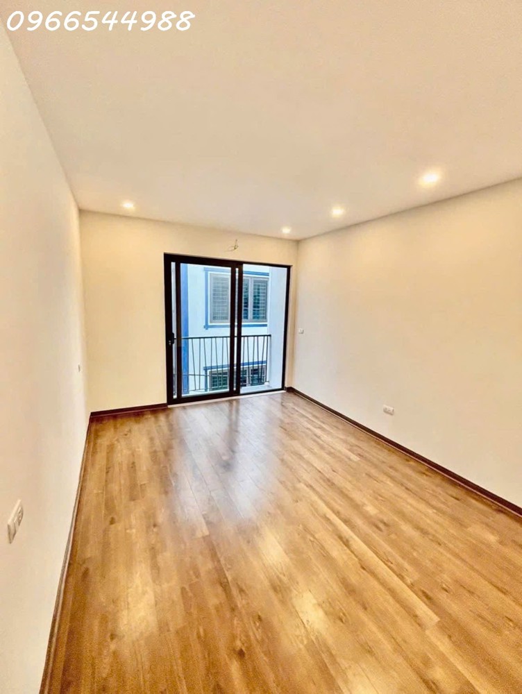 Nhà 6 Tầng Mới Tinh – Ngõ 61 Phố Trạm – 12Tr