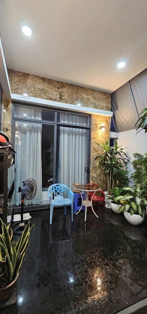 Biệt Thự Vườn Ngang 13M Xuân Thới Thượng – Full Thổ Cư – Giá Chỉ 9 Tỷ