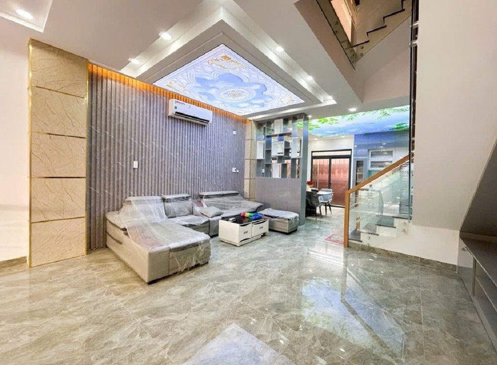 Tt Nhà Bè- Đ.nhựa 8M- Gara Ôtô- 80M2 4Tầng- Hoan Công Đầy Đủ- Chỉ 8.1Ty