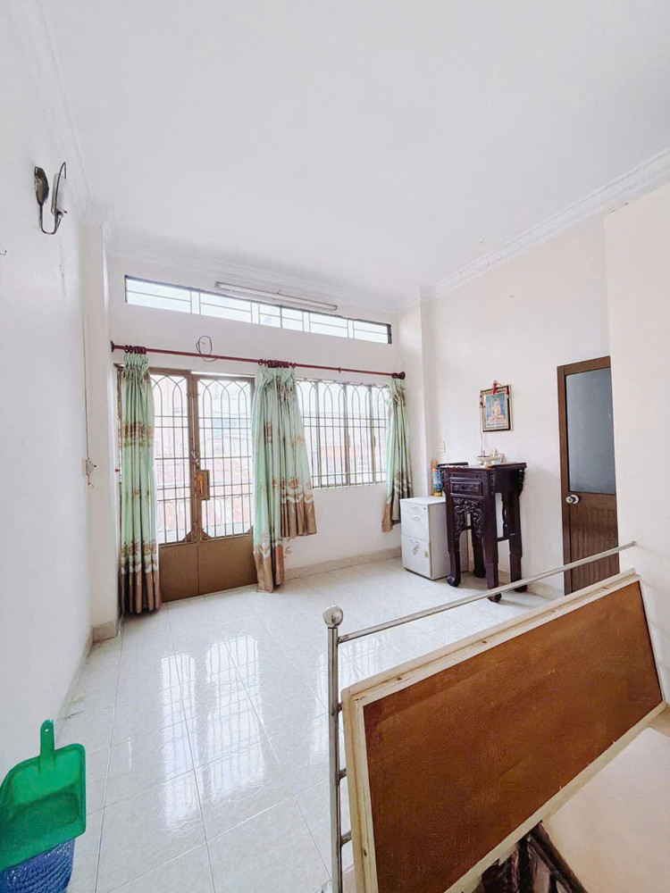 Bán Nhà Đường Xóm Chiếu, Quận 4, Hồ Chí Minh