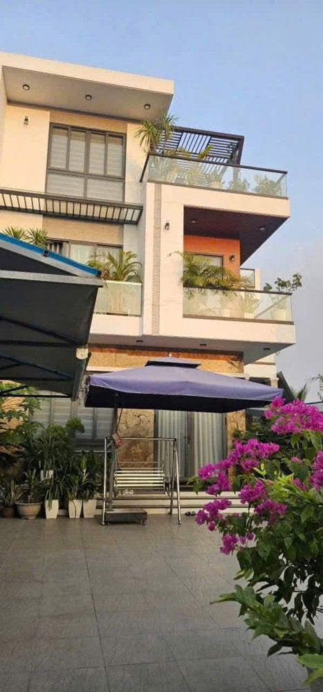 Biệt Thự Vườn Ngang 13M Xuân Thới Thượng – Full Thổ Cư – Giá Chỉ 9 Tỷ