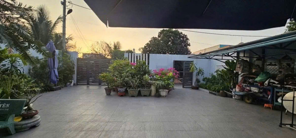 Biệt Thự Vườn Ngang 13M Xuân Thới Thượng – Full Thổ Cư – Giá Chỉ 9 Tỷ