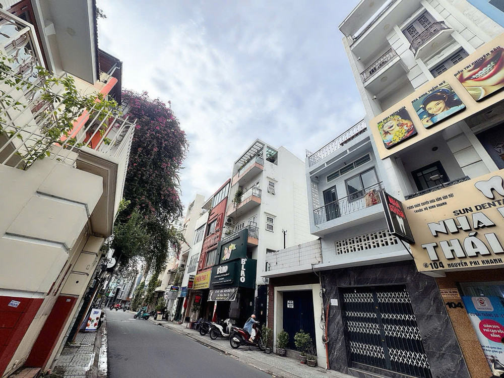 Hiếm - Bán Nhà Mặt Tiền Đ.nguyễn Phi Khanh, Quận 1 - Giá Tốt Nhất Từ Chính Chủ 1 Đời Xưa * Lh Giang