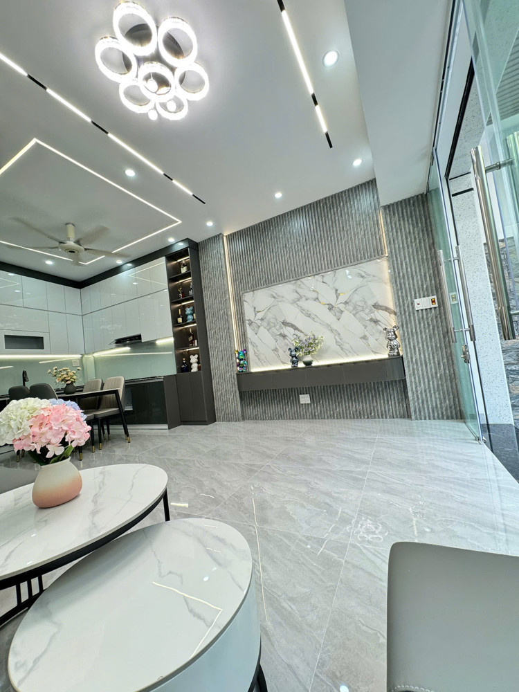 Nhà Đẹp Lê Lợi - Ngô Quyền - Ô Tô Nhỏ Đỗ Cửa - Sân Cổng Riêng Biệt - Chỉ Việc Xách Vali Về Ở!