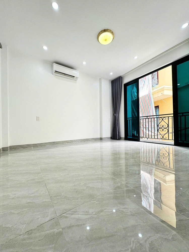 Nhà Đẹp Lê Lợi - Ngô Quyền - Ô Tô Nhỏ Đỗ Cửa - Sân Cổng Riêng Biệt - Chỉ Việc Xách Vali Về Ở!