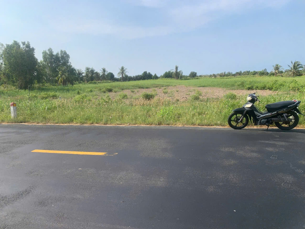 Đất Đẹp - Giá Tốt - Chính Chủ Cần Bán Nhanh Lô Đất Tiềm Năng Trục Lộ Đông Tây, Xã Hưng Mỹ, Cà Mau