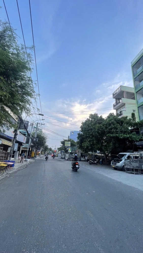 Bán Nhà Mặt Tiền Phạm Văn Bạch, Đoạn Thương Mại, 10,5X15m, 2 Tầng, 1 Đời Chủ, Chỉ 37,9 Tỷ