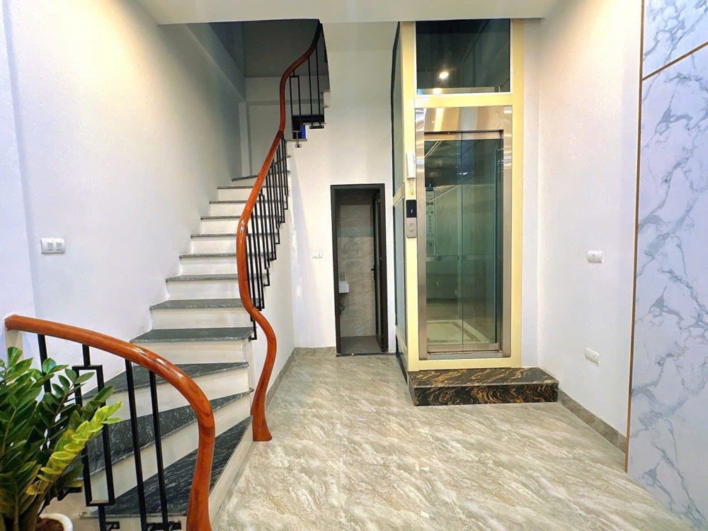 Bán Nhà Sài Đồng Hàng Xóm Aeon Mall - 8.6 Tỷ 35M2 – Thang Máy Đường Rộng 20 M