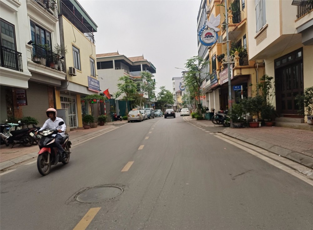 Bán Nhà Sài Đồng Hàng Xóm Aeon Mall - 8.6 Tỷ 35M2 – Thang Máy Đường Rộng 20 M