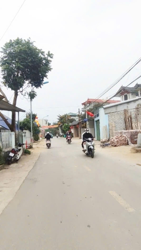 Cực Hiếm 300M2 Bám Trục Chính View Hồ Thoáng Mát Tại Hòa Lạc Giá Rẻ