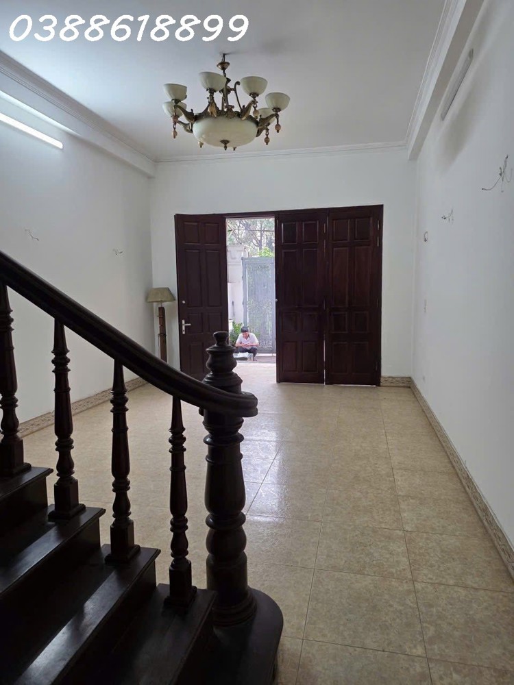 Bán Biệt Thự Mặt Hồ Trung Kính - Trần Duy Hưng - 100M2 - Mt 4.5M - 5 Tầng - Ô Tô Tránh -Giá 37.3