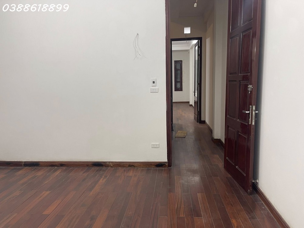 Bán Biệt Thự Mặt Hồ Trung Kính - Trần Duy Hưng - 100M2 - Mt 4.5M - 5 Tầng - Ô Tô Tránh -Giá 37.3