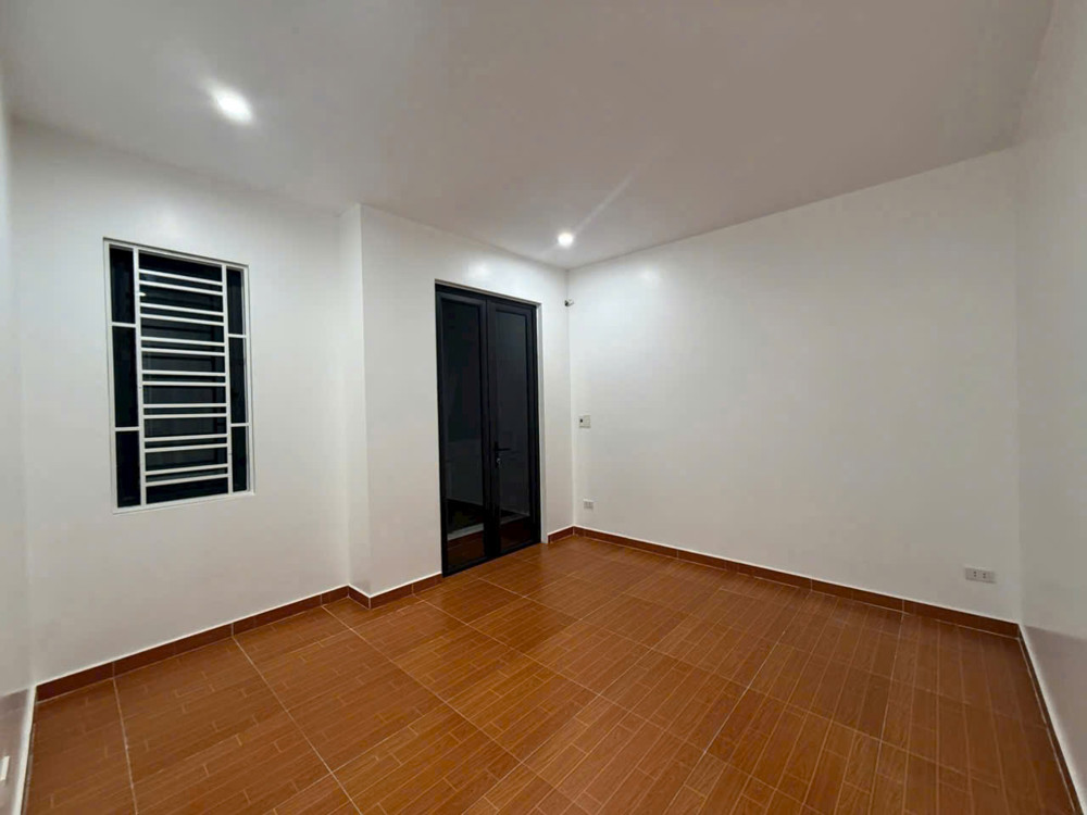 Nhà Phố Kiều Sơn - Văn Cao - 42M 3 Tầng - Ô.tô Đỗ Sát Nhà