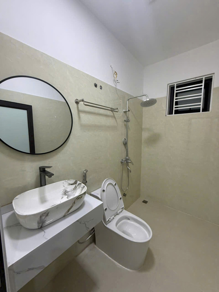 Nhà Phố Kiều Sơn - Văn Cao - 42M 3 Tầng - Ô.tô Đỗ Sát Nhà